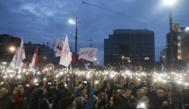 Arhiva javnih skupova: Koliko ljudi se večeras okupilo na Slaviji?