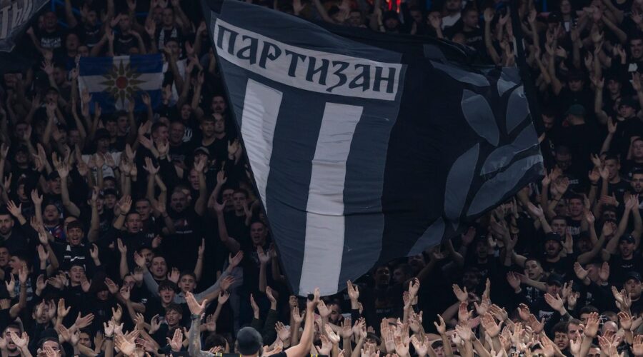 Policija intervenisala: Tuča navijača Partizana i Zvezde u Areni (VIDEO)
