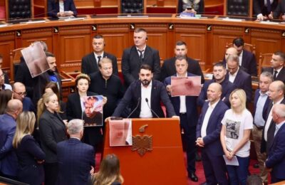 U Albaniji suspendovano šest poslanika zbog izazivanja nereda na sednici