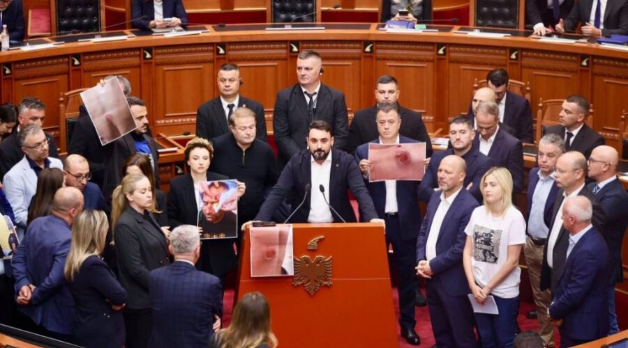 U Albaniji suspendovano šest poslanika zbog izazivanja nereda na sednici