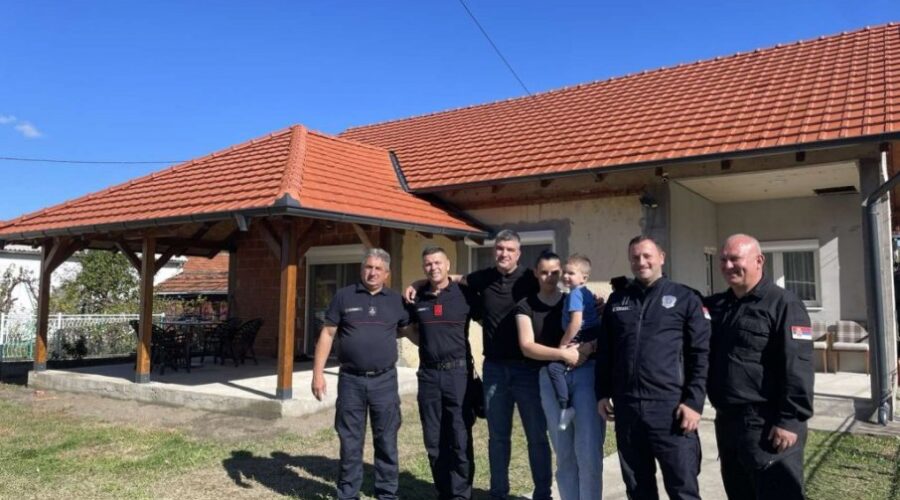 Obnovljena kuća vatrogasca Marka Topličevića, letos oštećena u požaru (FOTO)