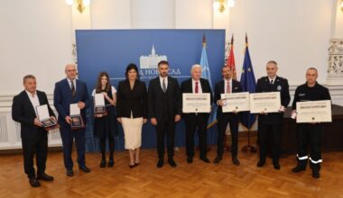 U Novom Sadu dodeljene Oktobarske nagrade i Novembarska povelja