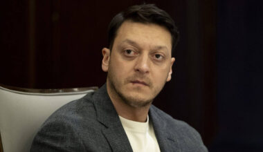 Mesut Ozil: „Zašto je FIFA kaznila samo Ruse, a ne i Izraelce?“