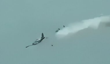 Četiri pilota poginula u padu dva vojna aviona