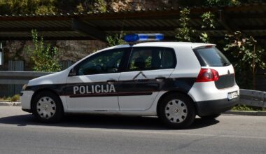 Najmanje 11 osoba povređeno u prevrtanju autobusa kod Tuzle u Federaciji BiH
