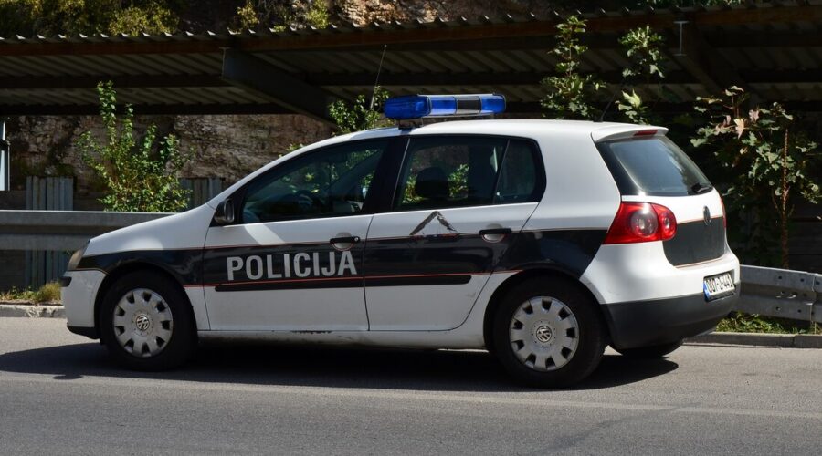 Najmanje 11 osoba povređeno u prevrtanju autobusa kod Tuzle u Federaciji BiH