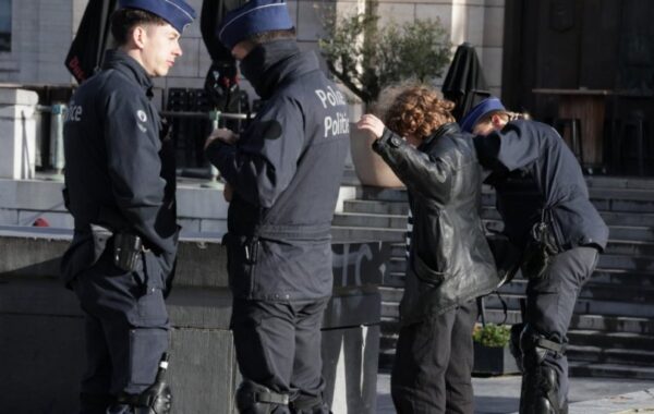 Protesti u Briselu, policija upotrebila suzavac i biber-sprej protiv demonstranata