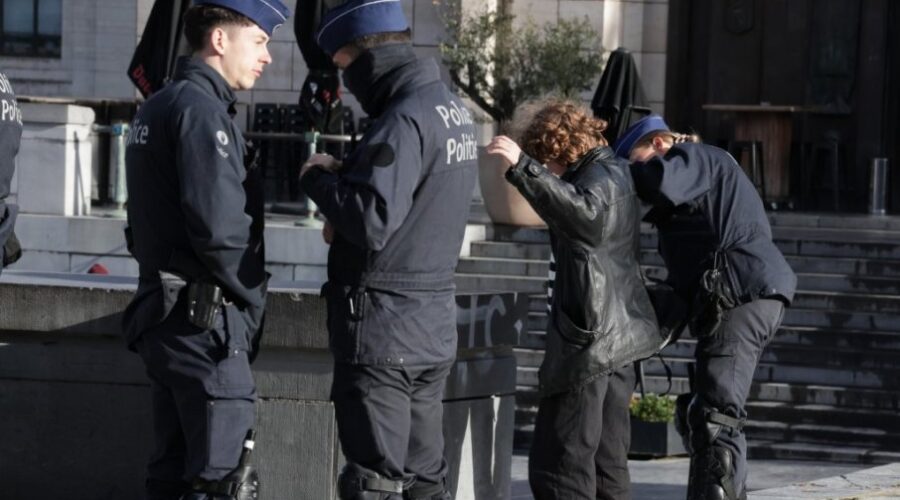 Protesti u Briselu, policija upotrebila suzavac i biber-sprej protiv demonstranata