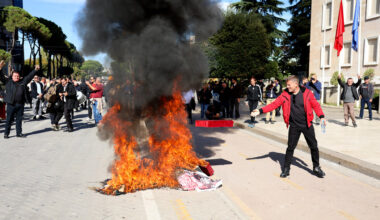 U centru Tirane izbili sukobi između demonstranata i policije