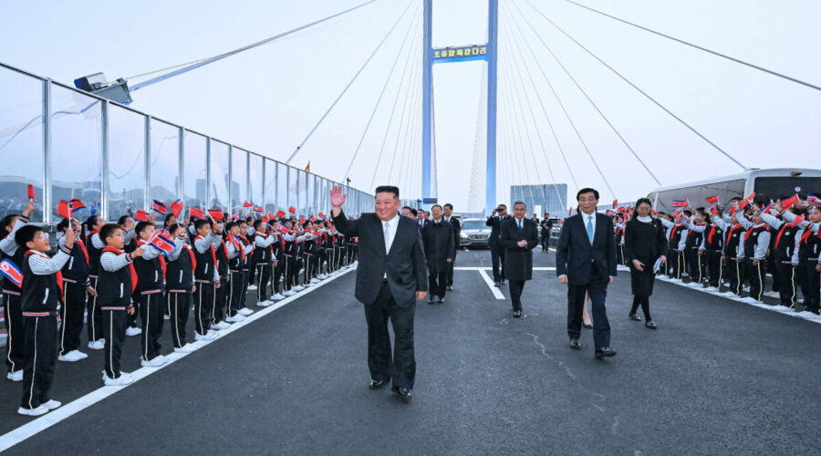Kima proglasili mrtvim, a on prešao novi most i otišao u Kinu: Pogledajte snimak koji je zapalio mreže (video)