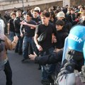Sukobi u centru Rima, policija upotrebila vodene topove i suzavac