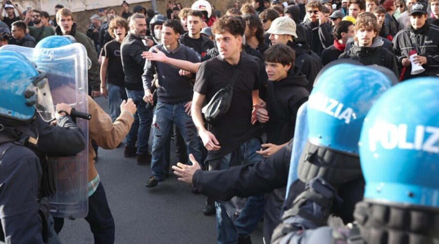 Sukobi u centru Rima, policija upotrebila vodene topove i suzavac