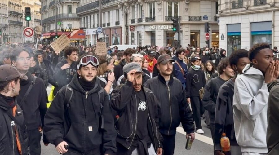 VODENI TOPOVI U NICI: Demonstracije širom Francuske
