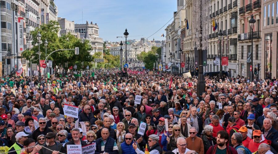 Nasilni protesti održani u Barseloni, uhapšeno više od 100 osoba