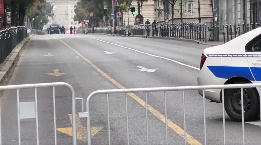 (VIDEO) Blokiran deo centra grada, blizu sedišta Republičke izborne komisije