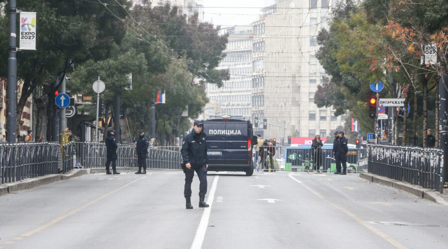 Za saobraćaj blokiran deo Ulice kralja Milana u kojoj je sedište Republičke izborne komisije