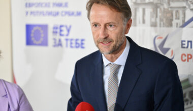 Šef Delegacije EU u Srbiji zabrinut zbog incidenata na biračkim mestima, pozvao na mir i uzdržanost