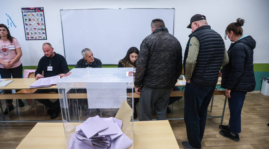 Fon Bekerat: EU zabrinuta zbog incidenata i nasilja na izborima u Srbiji