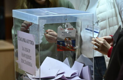 RIK: Na osnovu 7.926 obrađenih biračkih mesta, Studentska lista 52,19, Ujedinjena Srbija 39,52 odsto