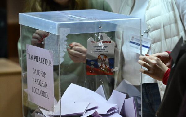 RIK: Na osnovu 7.926 obrađenih biračkih mesta, Studentska lista 52,19, Ujedinjena Srbija 39,52 odsto
