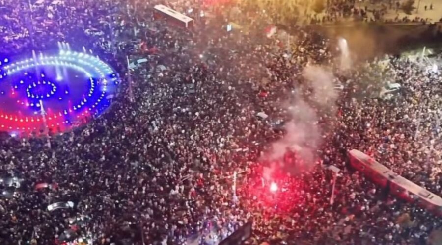 Slika dana: „Slavlje koje je obeležilo izbornu noć“