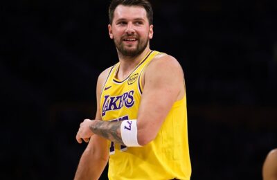 Luka Dončić je čudovište: Slovenac ubacio 52 poena, srušio Jutu i ispisao istoriju Lejkersa!