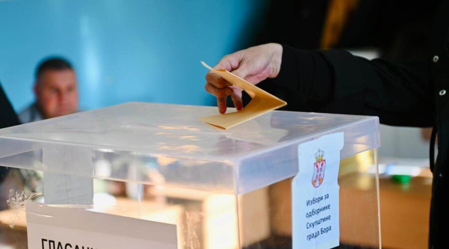 RIK objavio najnovije rezultate izbora: Obrađeno 8.135 biračkih mesta, Studentska lista 52,65%, Ujedinjena Srbija 39,22%