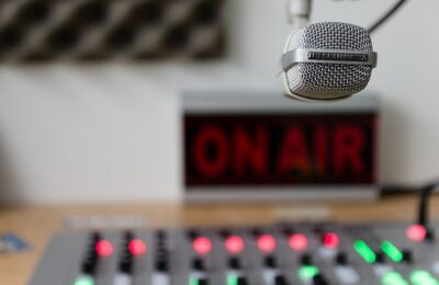 Deo zaposlenih u Radio Beogradu traži ostavke rukovodstva