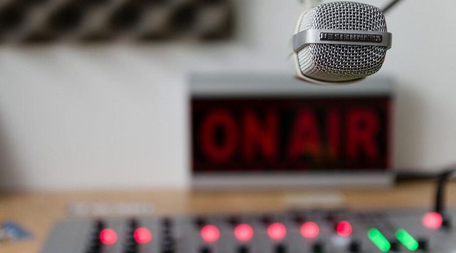 Deo zaposlenih u Radio Beogradu traži ostavke rukovodstva