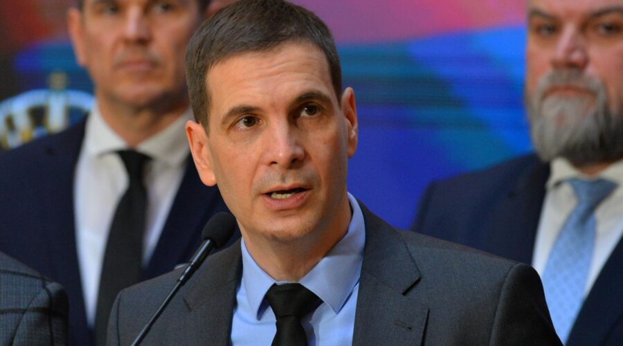 Miloš Jovanović podnosi ostavku na mesto predsednika Novog DSS-a, povlači se sa javne scene