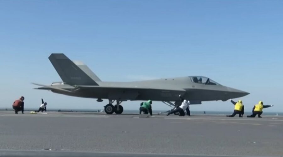 Kazahstan kupuje kineske nevidljive J-35? Zajednički manevri na J-10C