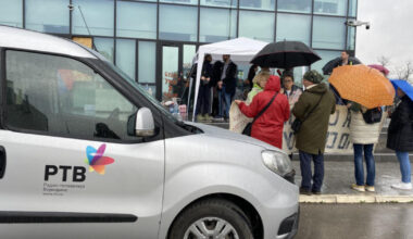 Radio-televizija Vojvodine uputila izvinjenje zbog “jednostranog izveštavanja”, urednik Prvog programa podneo ostavku