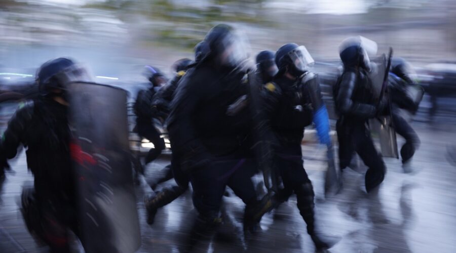 Makronova vlada ponudila ustupke, studenti ne odustaju od protesta