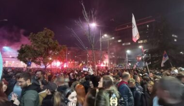Slavlje zbog pobede Studentske liste širom Srbije: Žurka na Slaviji, skinut baner „Srbija pobeđuje“ u Novom Sadu (VIDEO, FOTO)