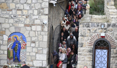Redovi vernika na Kalemegdanu: Hiljade ljudi okupilo se zbog velikog praznika FOTO