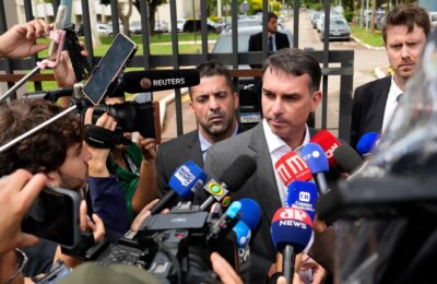 Flavio Bolsonaro napustio Brazil nakon poraza na izborima, otišao u SAD
