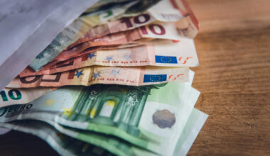 Današnji kurs evra i dolara: Objavljeni najnoviji podaci NBS