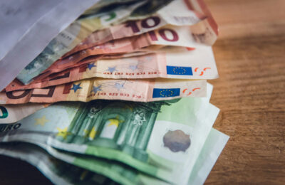 Današnji kurs evra i dolara: Objavljeni najnoviji podaci NBS