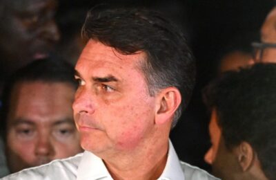 Flavio Bolsonaro sa porodicom stigao na Floridu nakon poraza na izborima: Odbio da se povinuje nalogu Vrhovnog suda Brazila