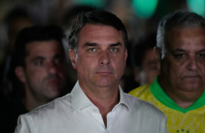 Flavio Bolsonaro prešao iz Brazila u Argentinu, a zatim privatnim avionom odleteo za Ekvador