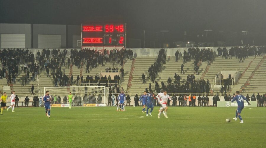Novi poraz Radničkog na „Čairu“, Partizan slavio – „meraklije“ poručile „Uprava, napolje“