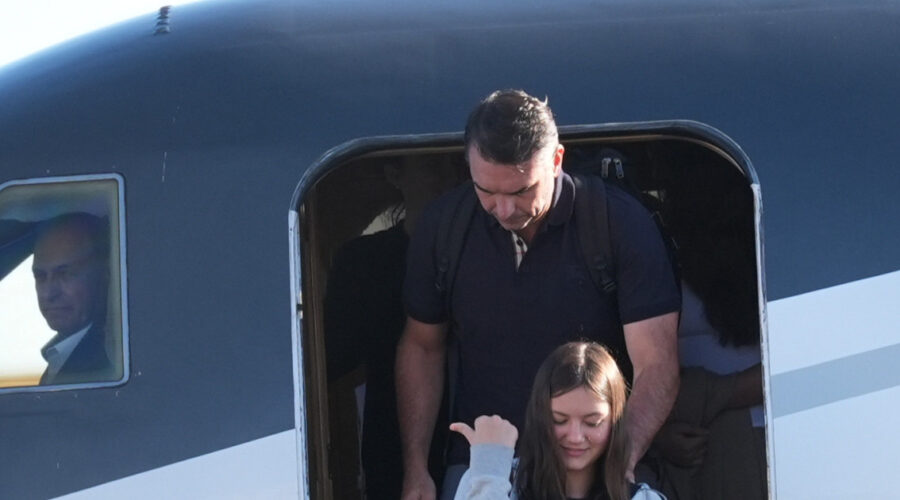 Bolsonaro napustio Brazil posle poraza na izborima: stigao u Majami, Tramp podržao njegov dolazak u SAD
