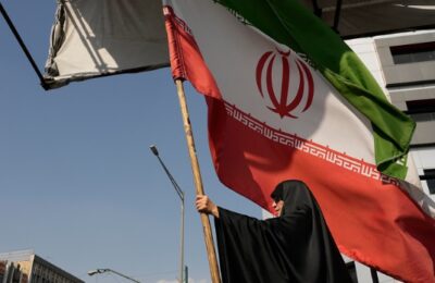 SAD pozvale brodove da se drže podalje od Ormuza; Arakči: Novi napad na Iran imao bi razarajuće posledice