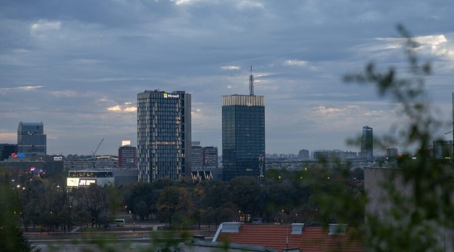 Vreme danas oblačno, ponegde sa kišom