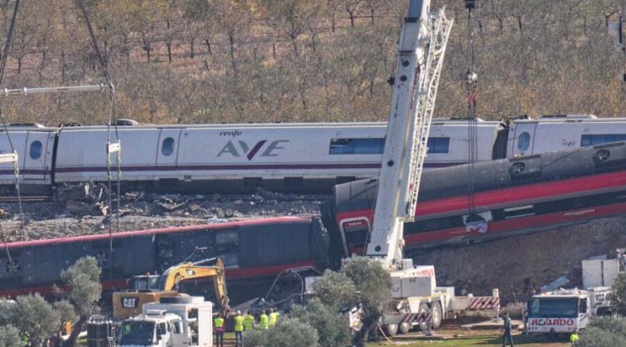 Ovo je mašinovođa koji je poginuo u Španiji, jednim potezom sprečio još veću tragediju