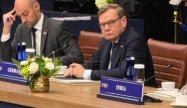 Vadeful na sastanku G20 odbio da bude uslikan sa Lavrovom