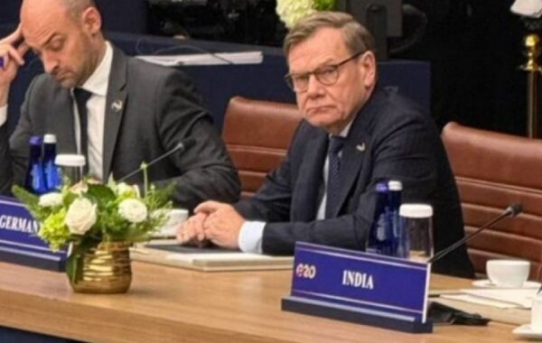 Vadeful na sastanku G20 odbio da bude uslikan sa Lavrovom