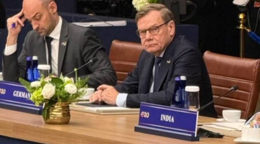 Vadeful na sastanku G20 odbio da bude uslikan sa Lavrovom