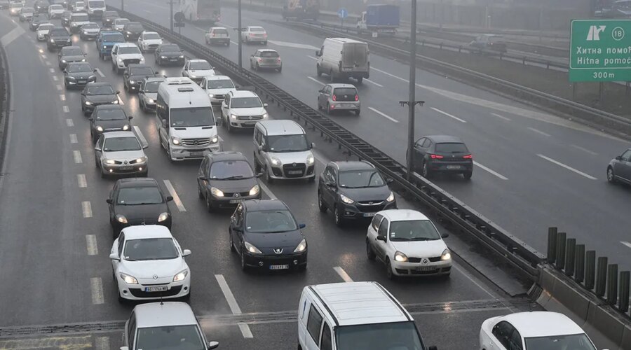 Od sutra obavezna upotreba zimskih guma i auto-opreme