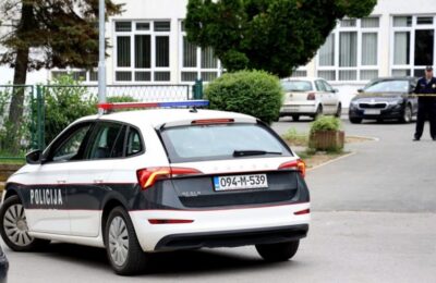 Zapaljeno više automobila, uhapšena tri maloletnika!